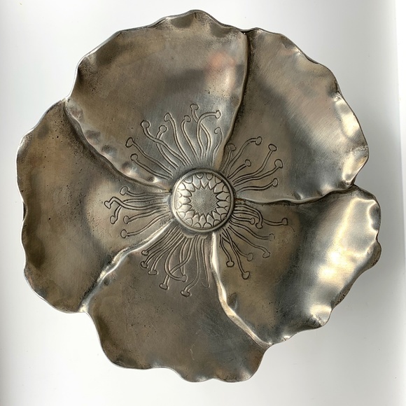 Pewter Flower Shaped Pedestal Serving Tray Stand - Picture 1 of 9
